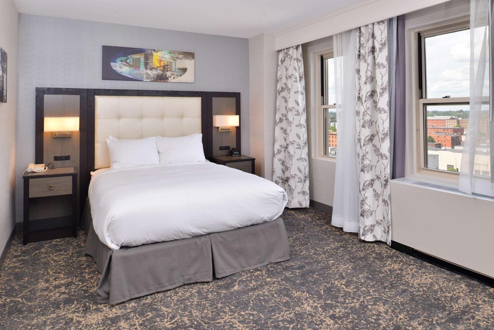 Doubletree By Hilton Utica Hotel Buitenkant foto